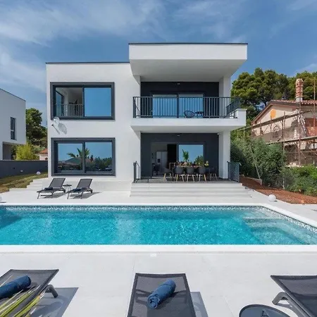 Bella Vista 4* 메덜린